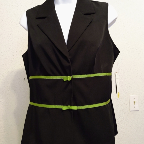 Alyn Paige Black Green Button NWT Vest sz 9/10 - Picture 1 of 5